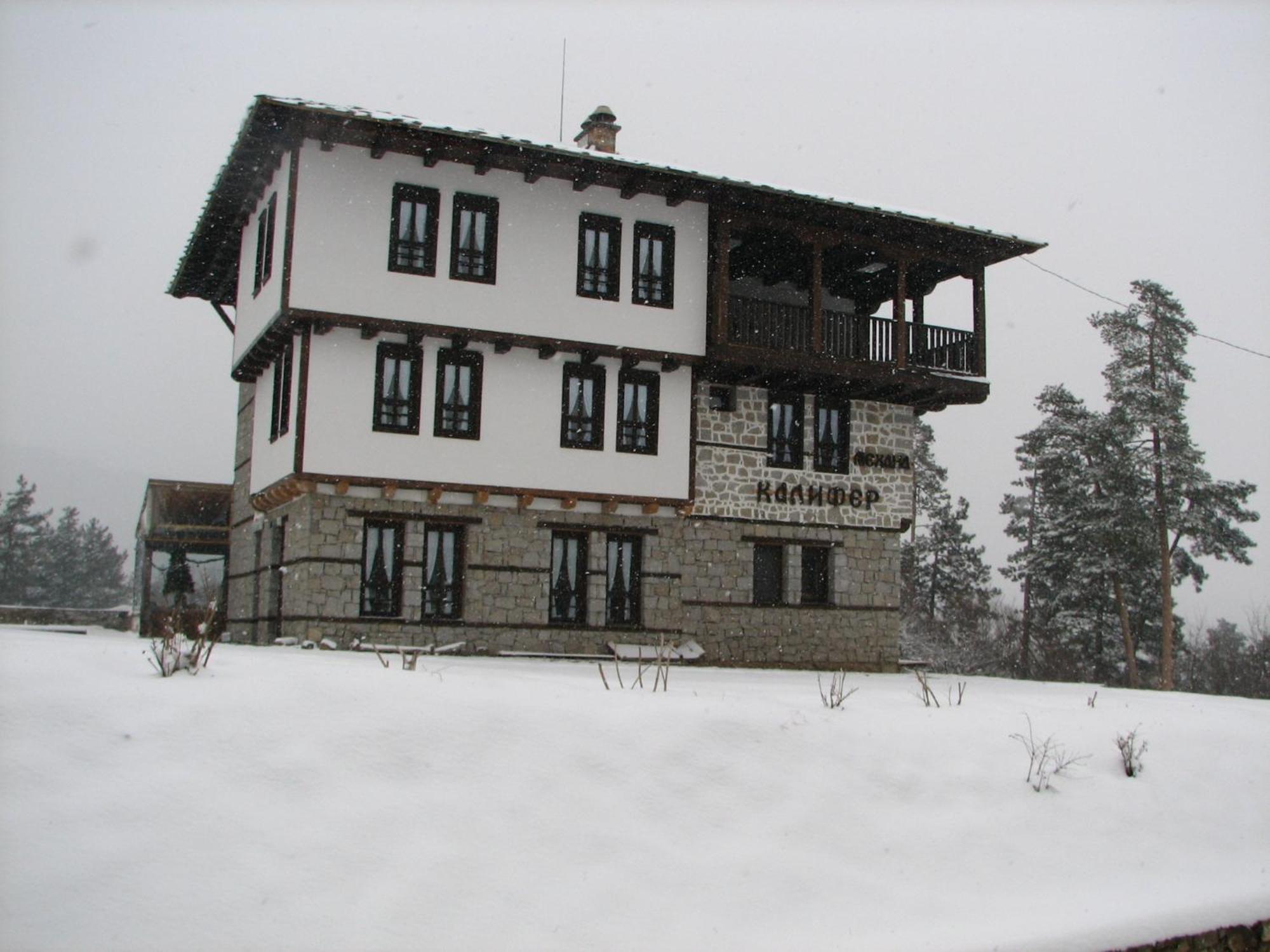 Family Hotel Kalifer Kalofer Εξωτερικό φωτογραφία