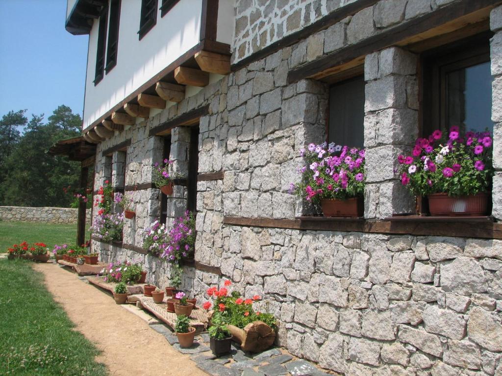 Family Hotel Kalifer Kalofer Εξωτερικό φωτογραφία