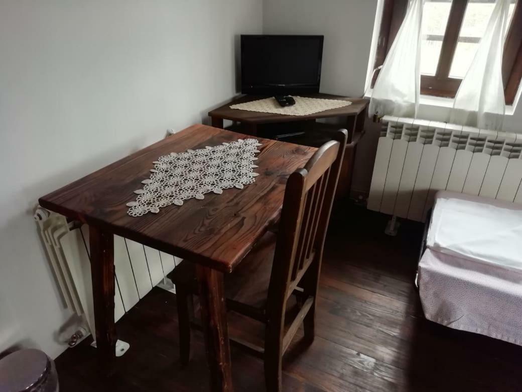 Family Hotel Kalifer Kalofer Εξωτερικό φωτογραφία