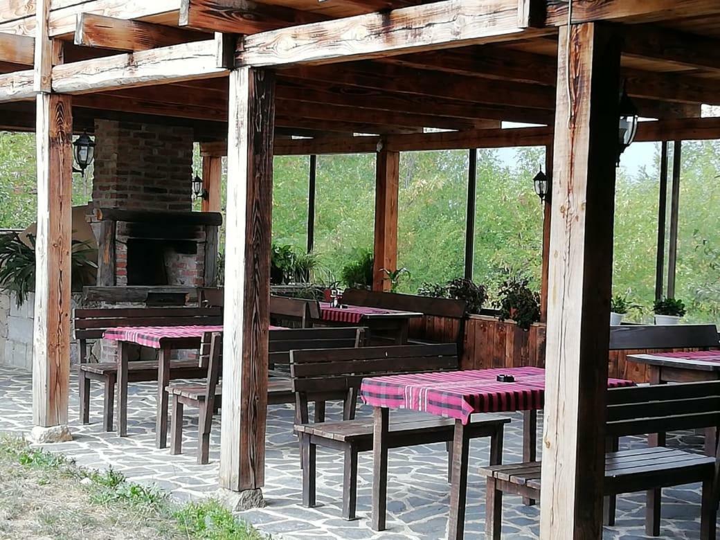 Family Hotel Kalifer Kalofer Εξωτερικό φωτογραφία