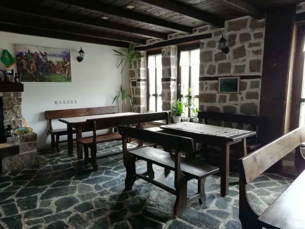 Family Hotel Kalifer Kalofer Εξωτερικό φωτογραφία