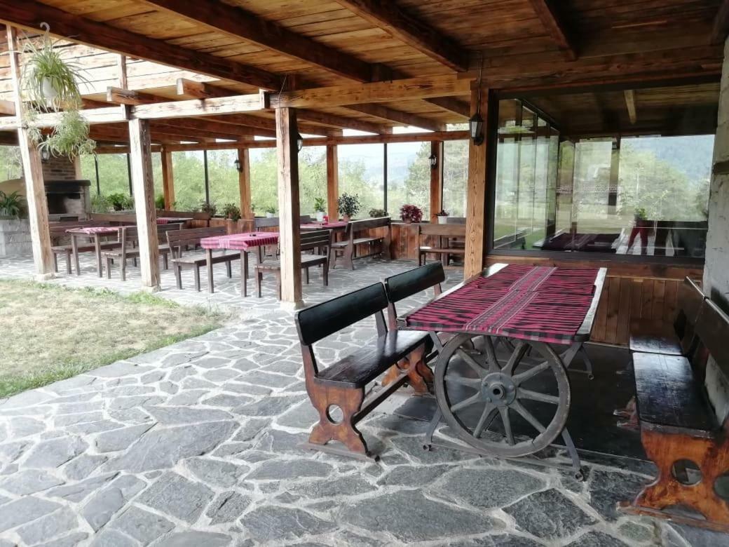 Family Hotel Kalifer Kalofer Εξωτερικό φωτογραφία