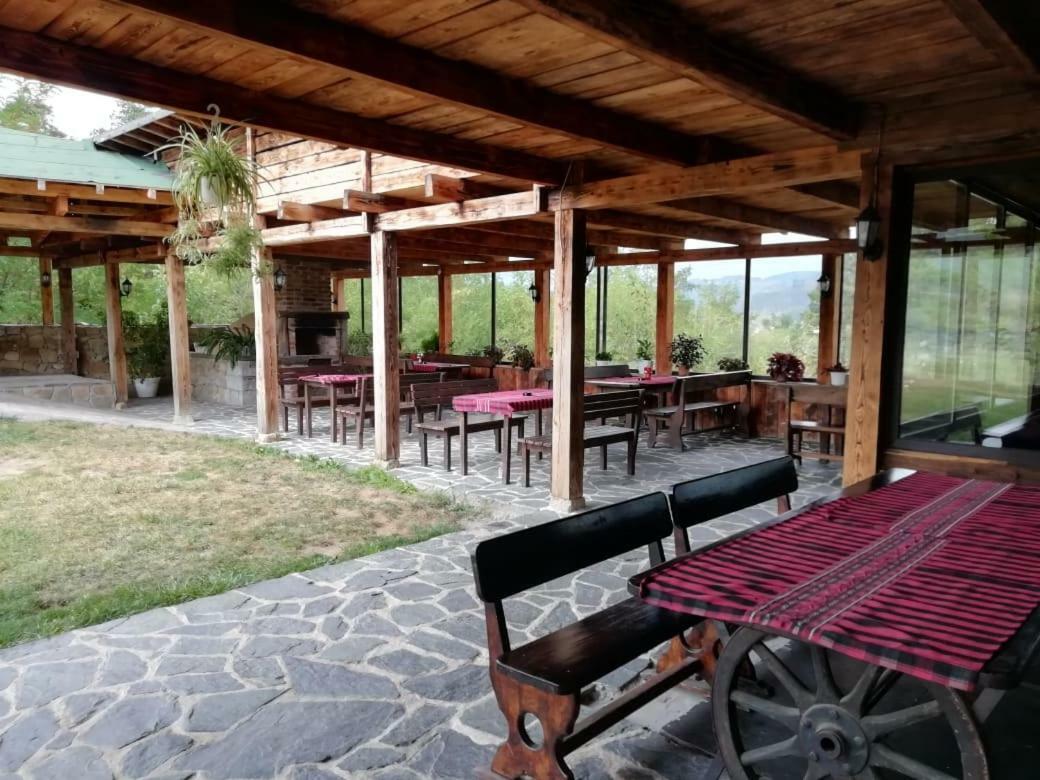 Family Hotel Kalifer Kalofer Εξωτερικό φωτογραφία